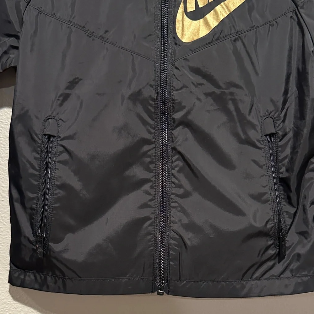Nike wind breaker